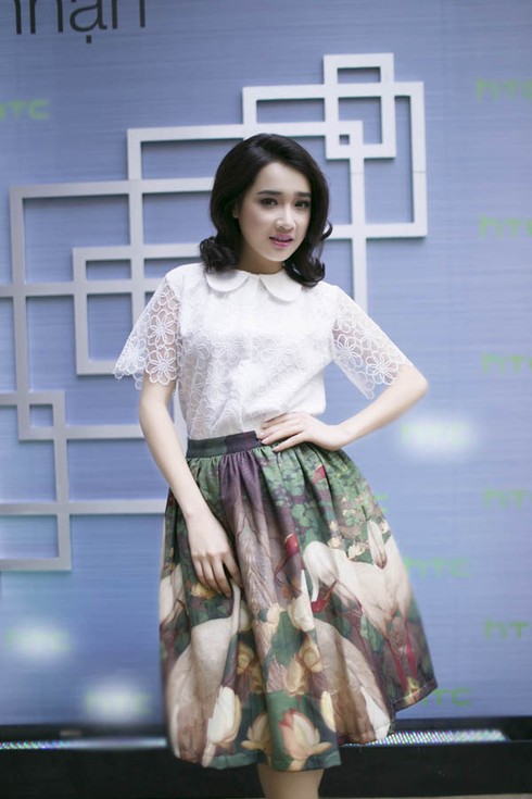Nhã Phương xinh đẹp sau 1 tháng đóng phim ở Hàn Quốc - ảnh 3